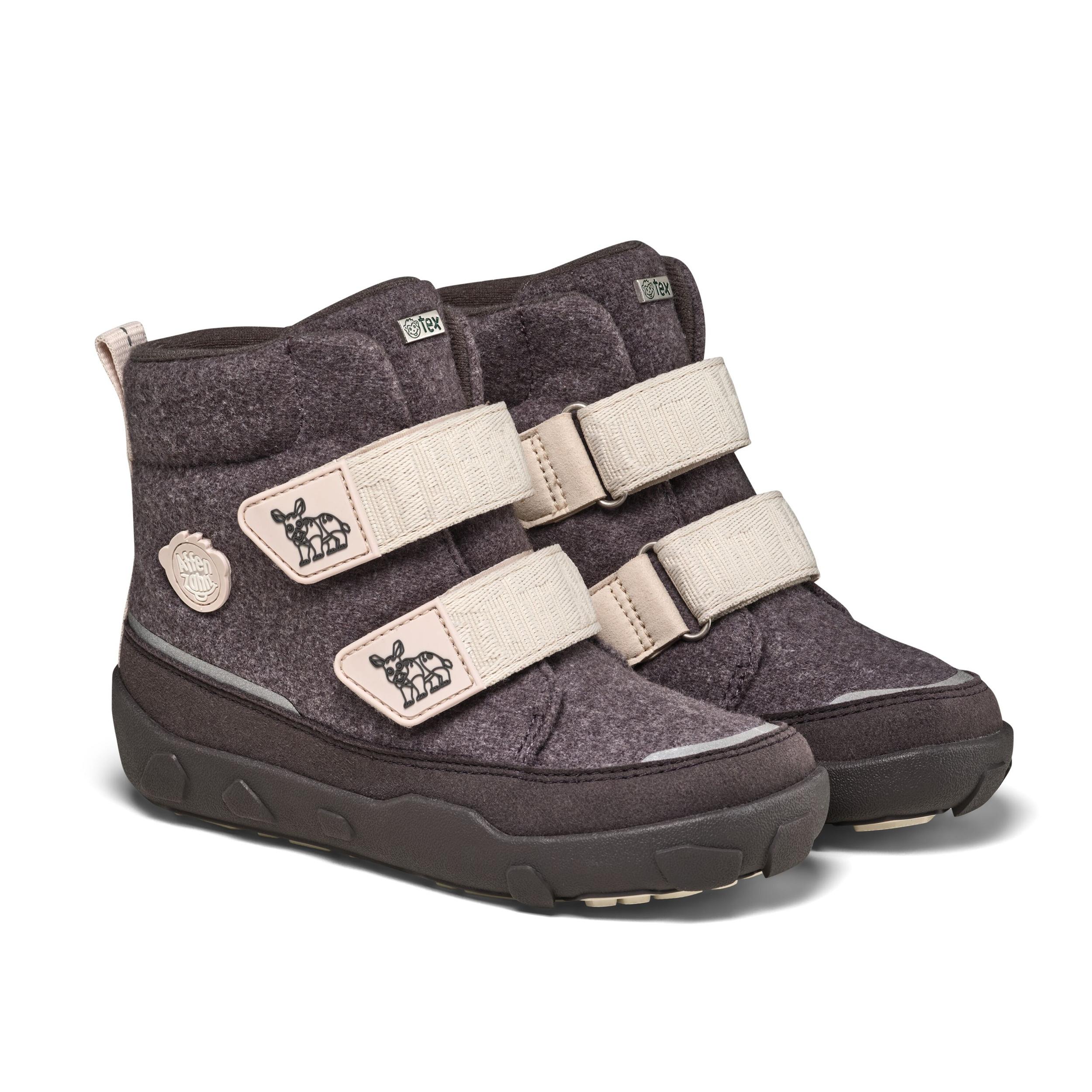 Winter barefoot shoes with recycled wool