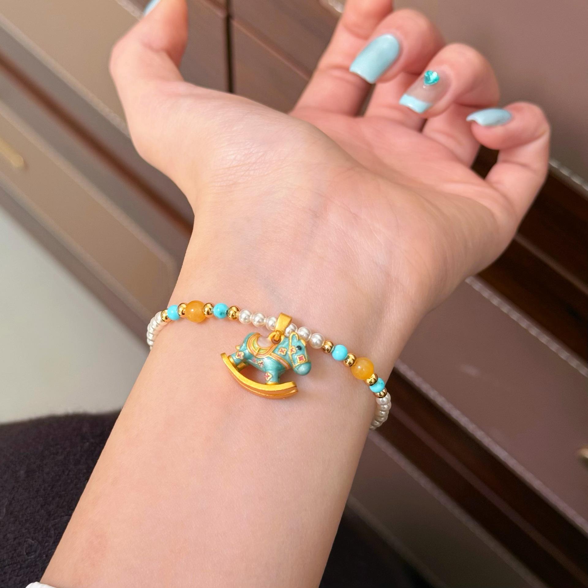 

Винтажное ожерелье с жемчугом и красочной эмалью в виде лошадки-качалки - Роскошная ключичная цепочка