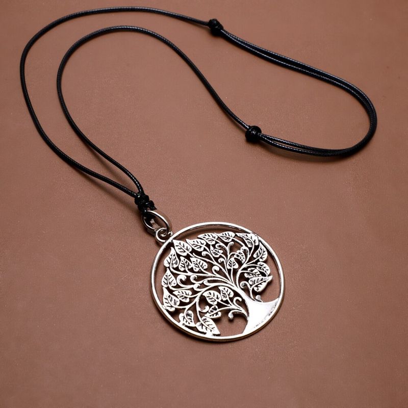 Vintage Distressed European and American Style Large Pendant Long Necklace, Stylish and Unique Sweater Chain, Autumn and Winter High-End Ethnic Style