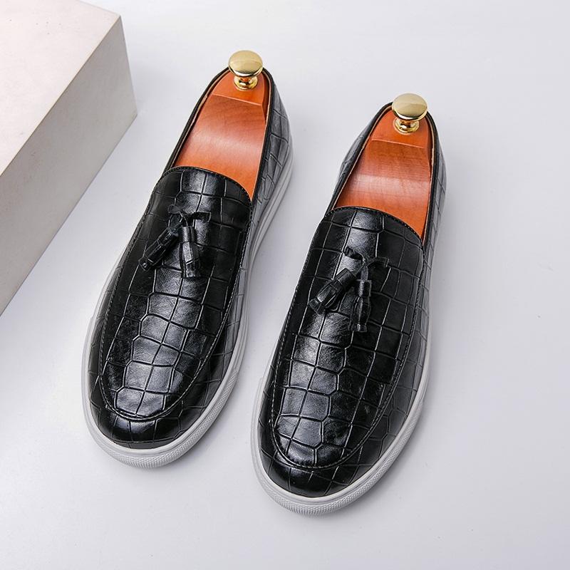 Fashion Britain Fashion Men Slip On Flats Crocodile Pattern Patent Leather Shoes Casual Loafers Formal Dress Footwear Zapatos Hombre