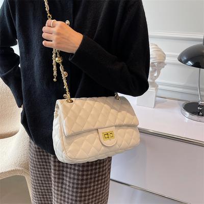 Temperament Simple Lock Diamond Grid Embroidery Thread Lock Chain Armpit Bag 2025 New Versatile Messenger Small Square Bag