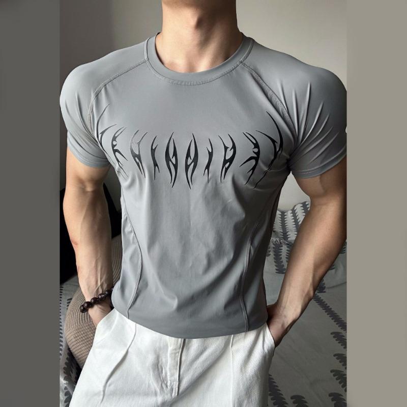 Sportliches schnelltrocknendes kurzärmeliges T-Shirt mit coolen Ärmeln und hoch elastisches Fitness-Trainings-Top