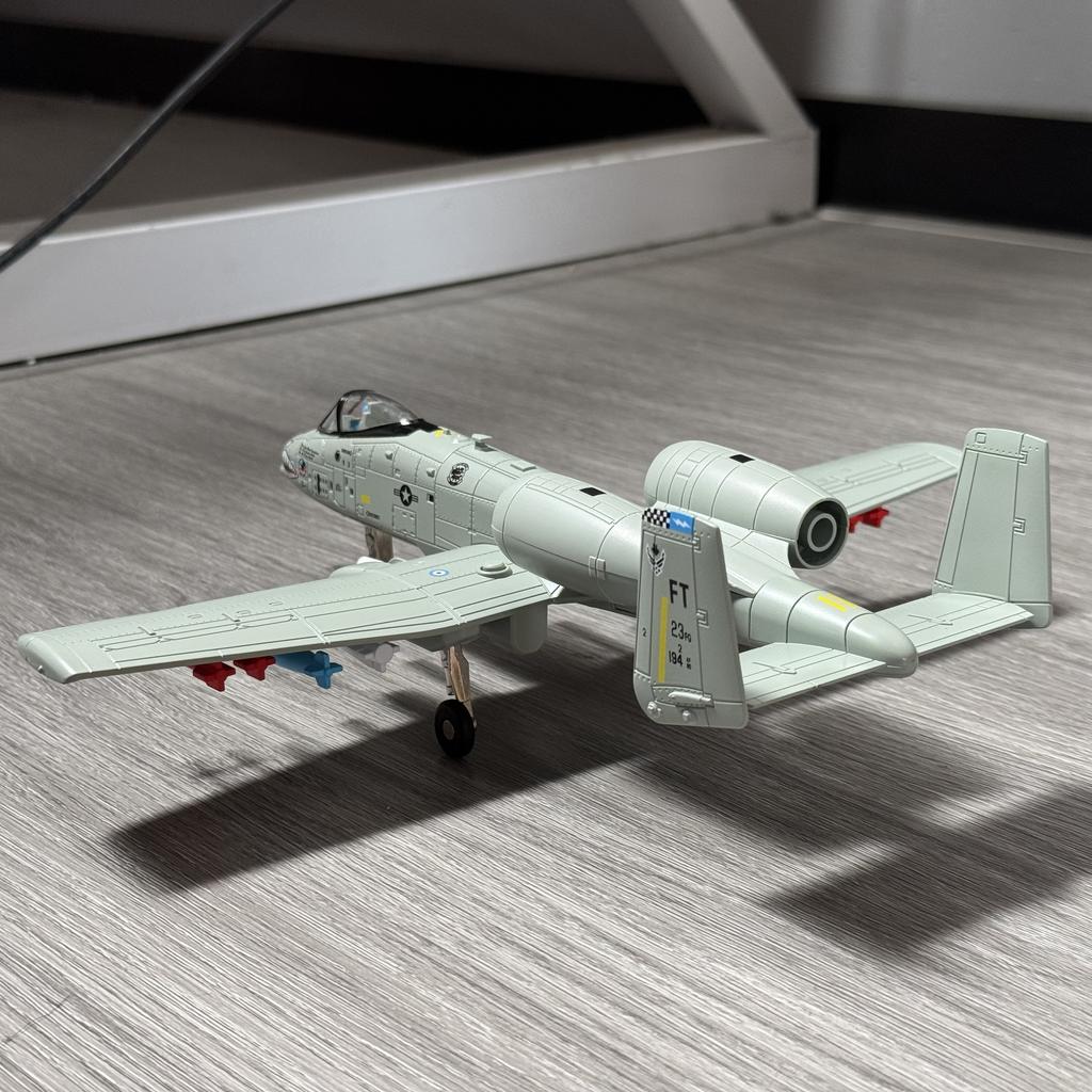 1/62 A-10 Thunderbolt II Warthog Samolot Metalowy Odlewany Ciśnieniowo Model Samolotu Kolekcjonerski Ozdoby dla Miłośników z Dźwiękiem i Światłem Chłopcy