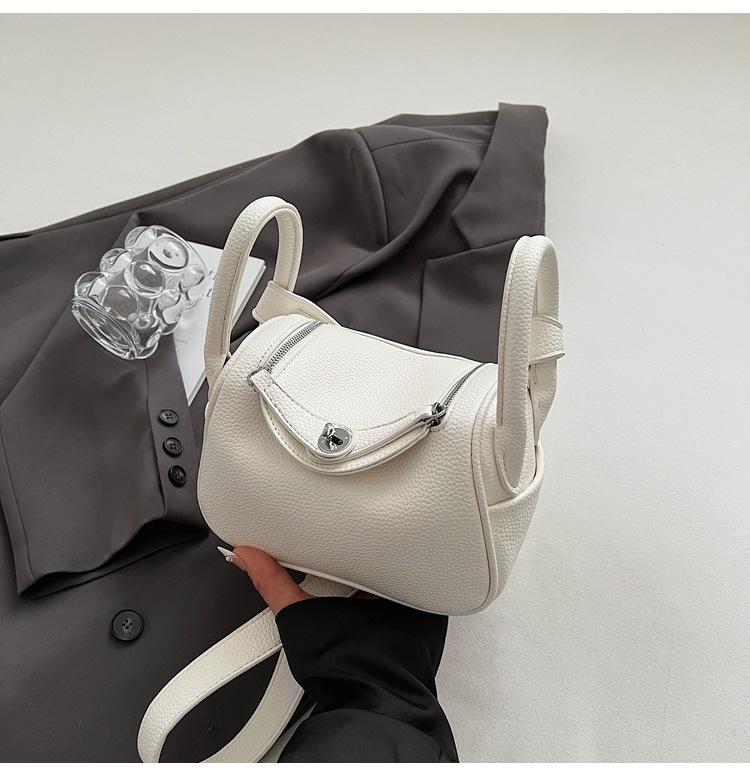 

Весна 2025 новый ретро нишевый дизайн портативная сумка через плечо женская сумка модная универсальная сумка-мессенджер для поездок на работу