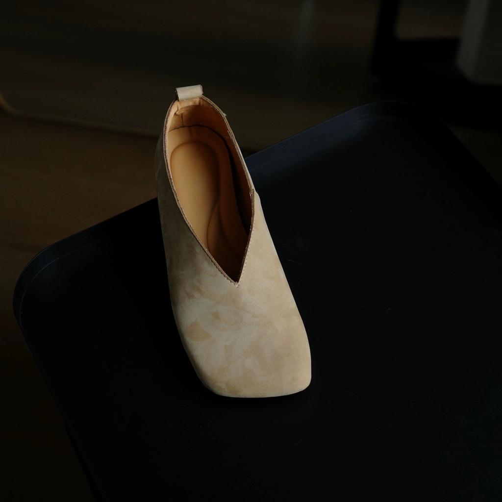 Leather Retro Niche V-mouth Oblique Square Head Flat-bottomed Ballet Shoes Women's 2025 New Spring Fashion Old Single Shoes