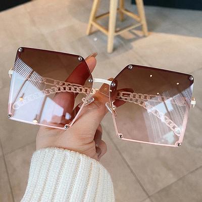 New Fashion Oversize Gradient Sunglasses Women Vintage Alloy Chain Frame Rivet Square Sun Glasses Female Elegant Shades