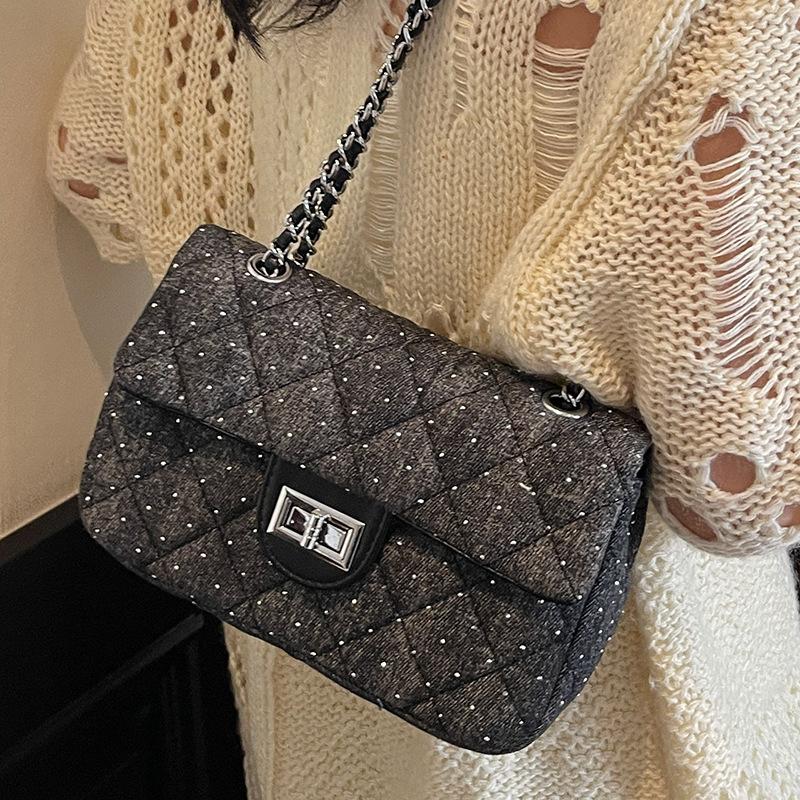 High-value Denim Shoulder Messenger Bag 2025 Summer New Fashion Simple Texture Women's Bag Commuter Bag Chain Bag