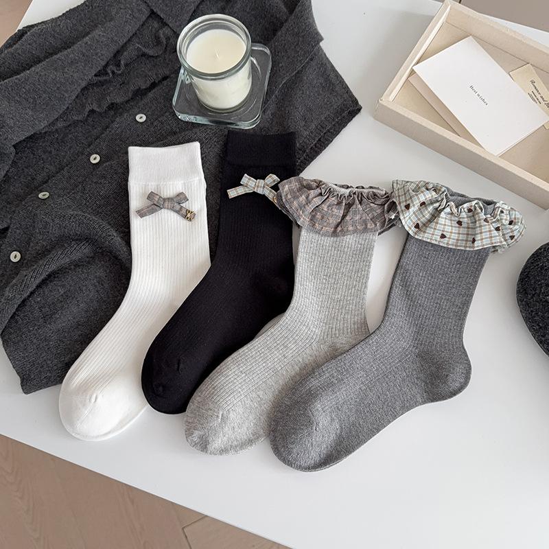 Female Spring and Autumn Sweet Bowknot Plingham Large Lace Boneless Tube Pile Socks