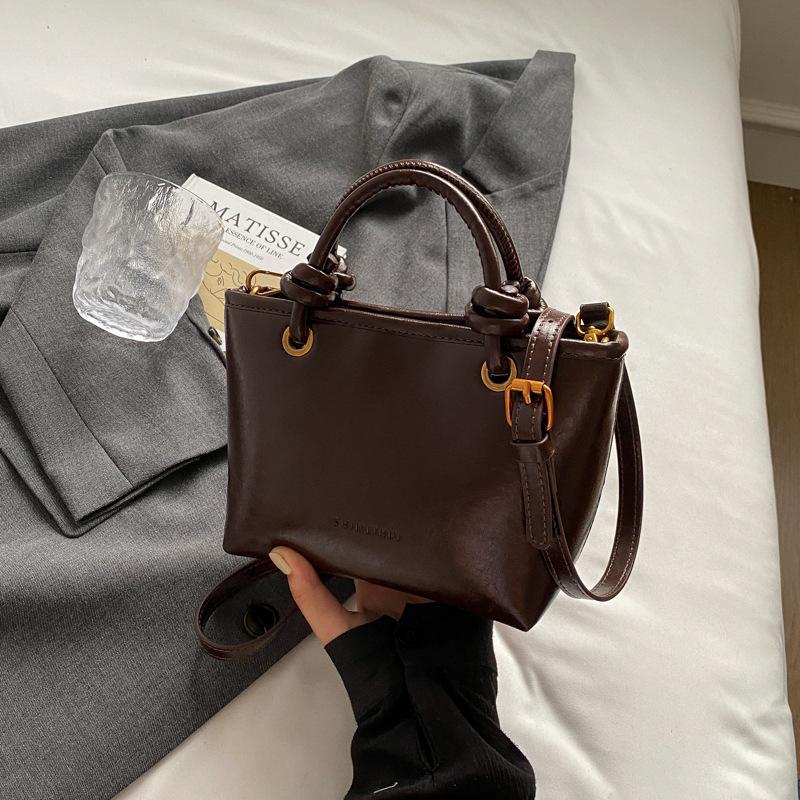 Autumn and Winter Maillard Bag Women's 2026 New Popular Fashion Hand Bucket Bag Versatile Messenger Bag