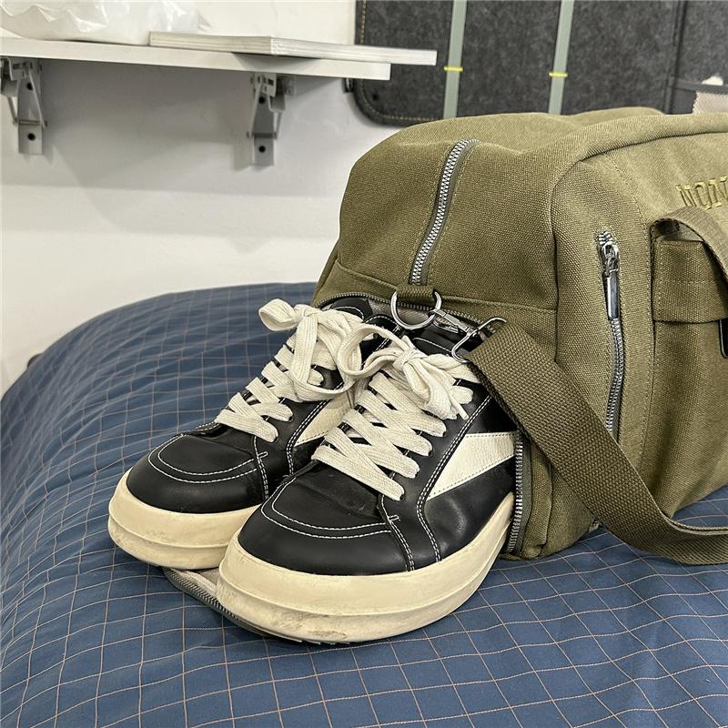 Large Capacity Portable Sports Fitness Bag Sports Shoulder Bag Lightweight Travel Luggage Bag