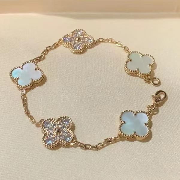 

Four-leaf Clover Five-flower Bracelet for Women Grey Frankincense Gift for Girlfriend metal color: rose gold