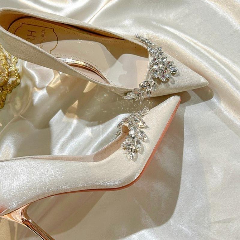 Fashion Women's Fashion Slim Heel Shoes Spring New Pointy Shallow Mouth Glitter Anti-slip Wear-resistant High Heels