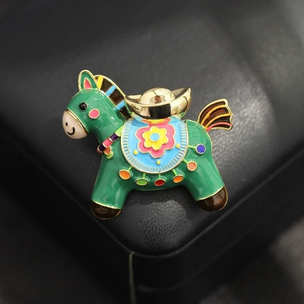 Chinese New Year Enamel Yuanbao Horse Brooch Metal Zinc Zinc Alloy Animal Lapel Pins Zodiac Pony Pin  Friends