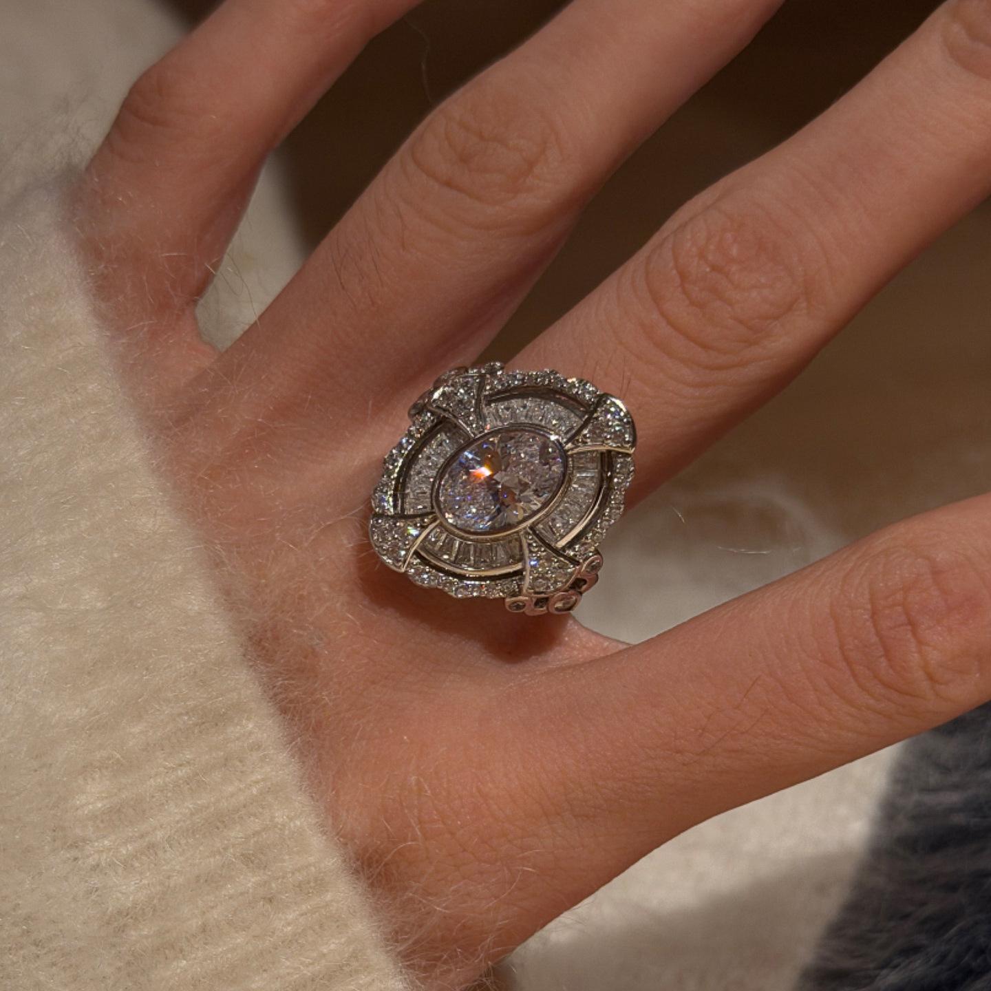 

Luxury Sparkling inlay Diamonds Oval Gem Ring Wedding Exquisite Fashion court style Engagement rings for women Jewelry Gift resizable серебряный