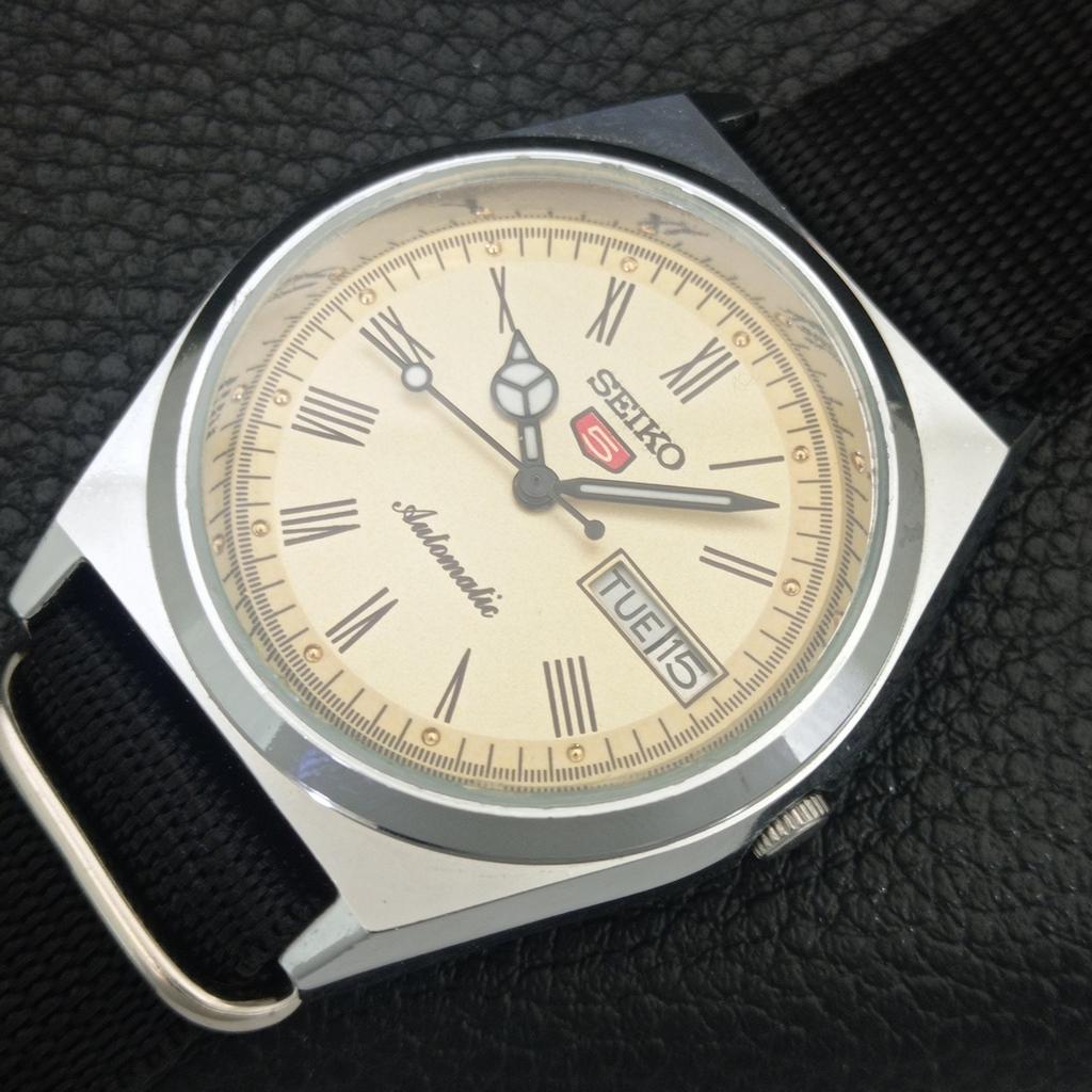 AUTOMATIC VINTAGE REFURBISHED SEIKO 5 JAPAN MENS ROMAN FIGURE WATCH a442627-1