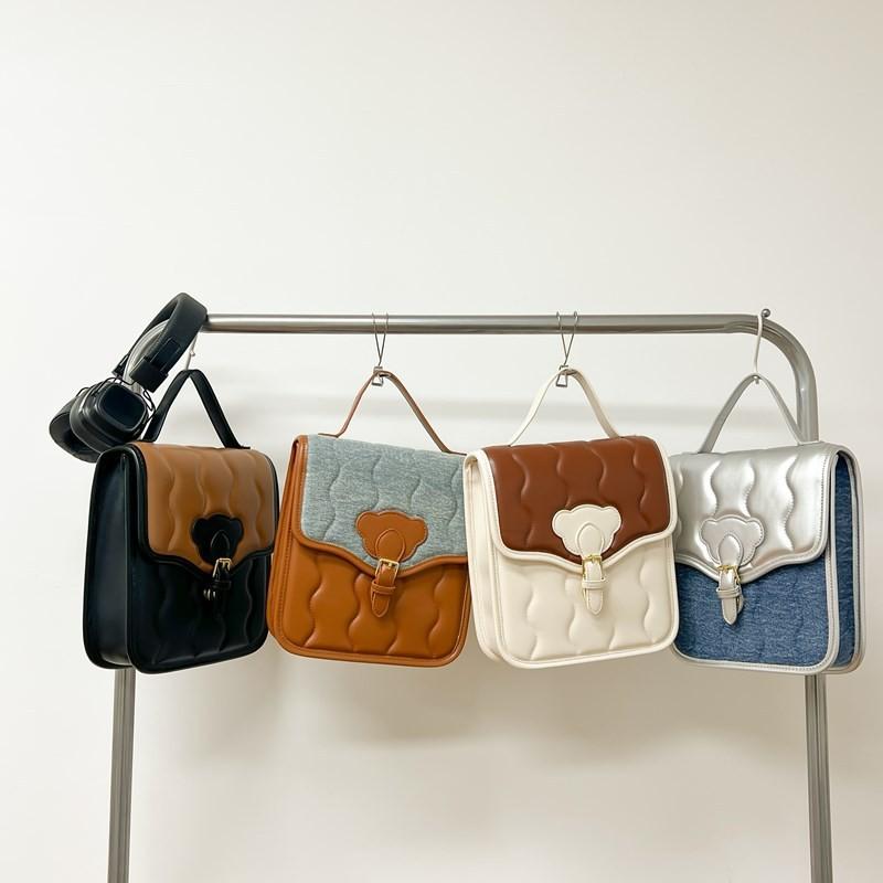 Stylish Youthful And Pu Material Wave Pattern Backpack Ideal For Boys And Girls
