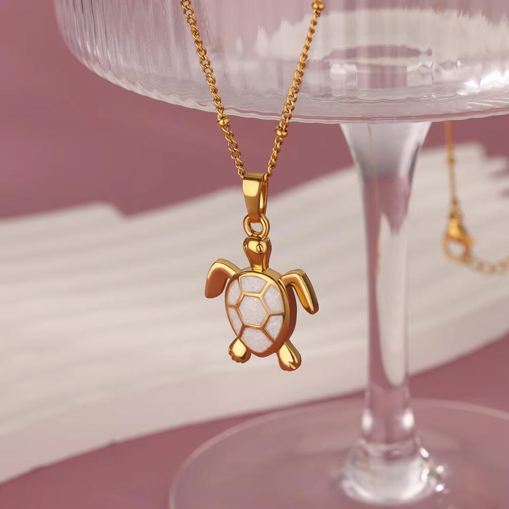 Exquisite Trend Gold Color Stainless Steel Simulation Green Sea Turtle Zircon Pendant Necklace for Women Collar Chain Jewelry