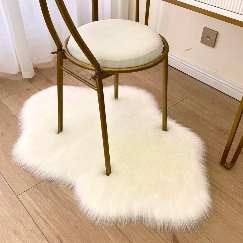 Plush Cloud Shaped Rug Soft White Carpet for Bedroom Living Room Coffee Table Decor