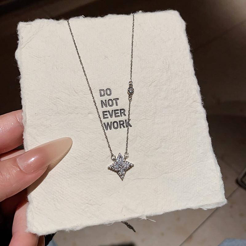 Enkelt Stjärn Zirkon Hängsmycke Halsband För Kontorskläder Och Vardagsmode