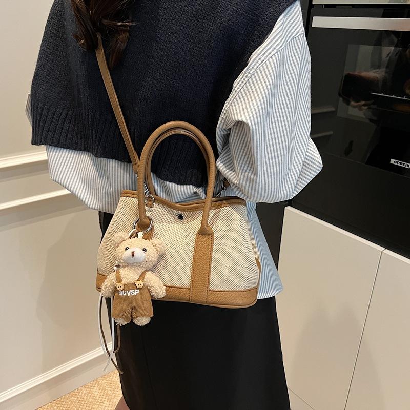 Korean Version Niche Design Handbag Simple Commuter Shoulder Bag Women's 2025 Summer Trendy New Canvas Messenger Bag