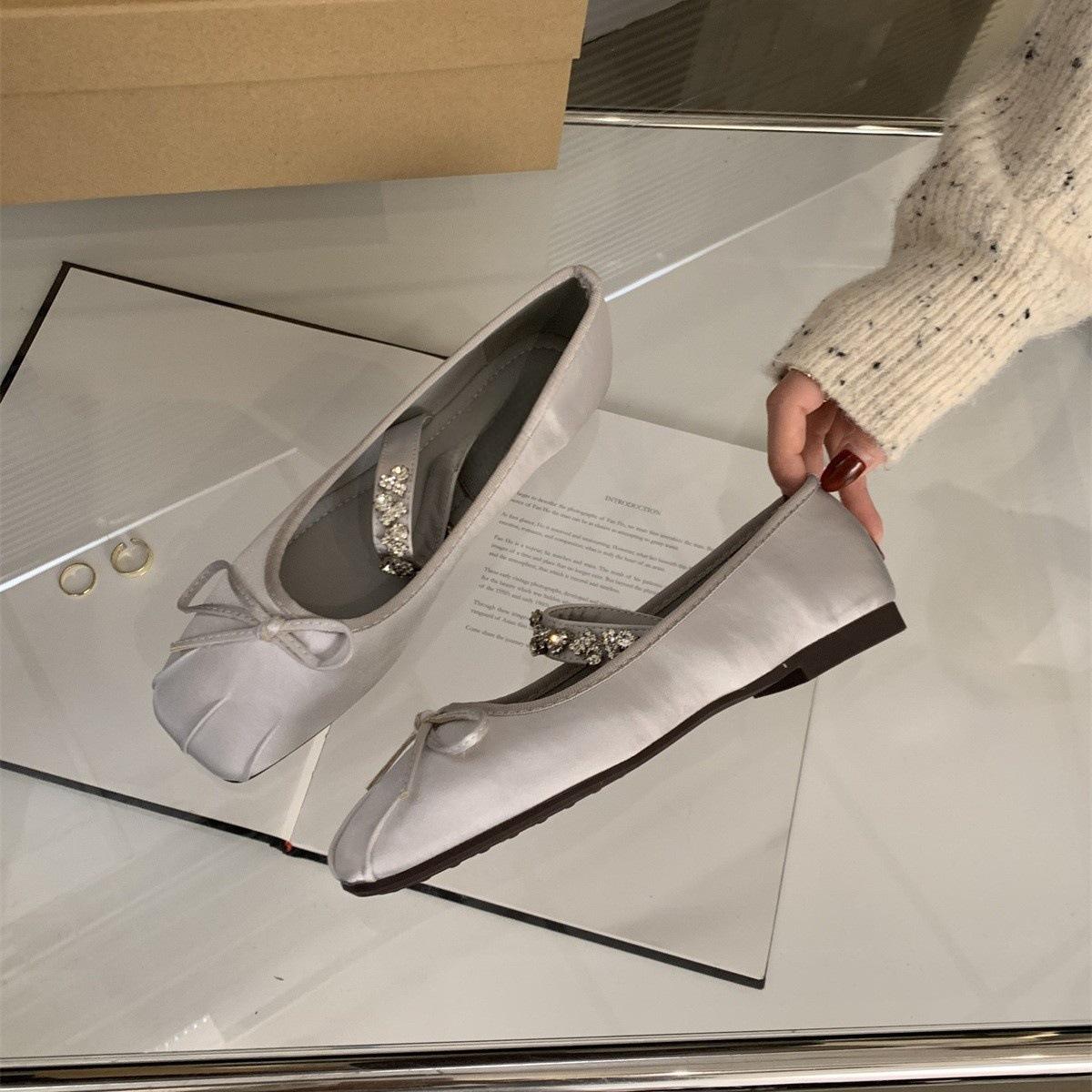 

Квадратная головка с неглубоким горлом, женские одинарные туфли 2025 года, новая весна и осень, корейская версия, балетки, французская фея, нежные туфли Мэри Джейн 40 серый