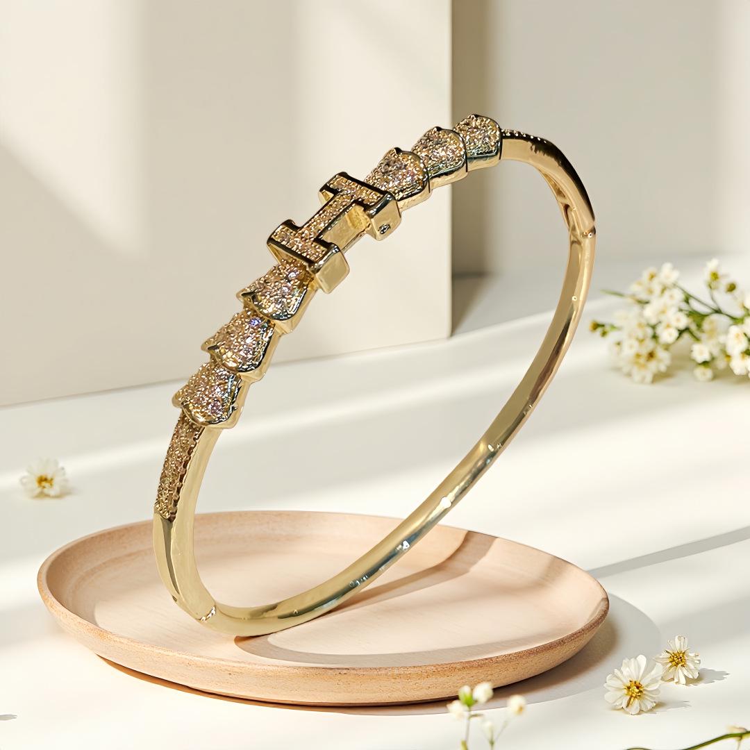 

Elegant Women s European & American Open Bracelet - Luxury Design Hand Jewelry золотий