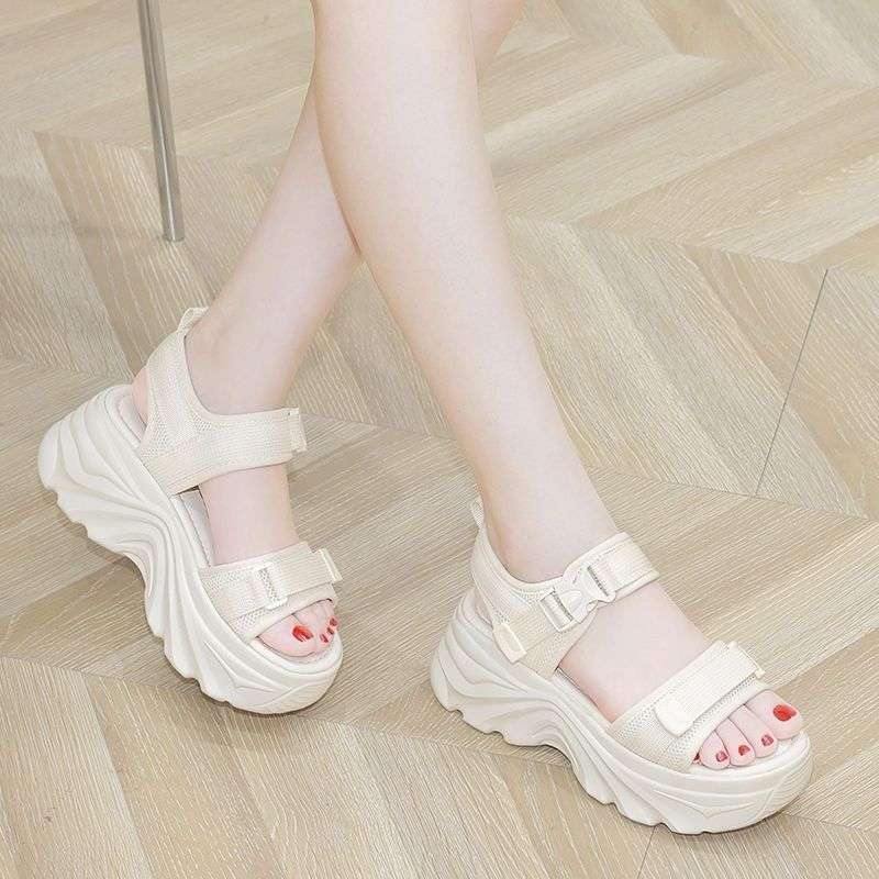 2025 Summer New Dad Sandals Women Wear Versatile Soft Sole Non-slip Thick Sole Muffin Sports Beach Shoes