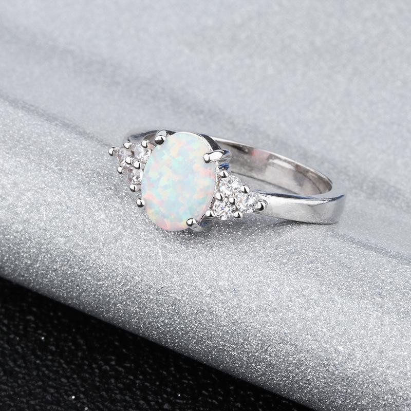 Opal Gemstone Rings: Fashionable Jewelry for Couples and Women In Europe and America
