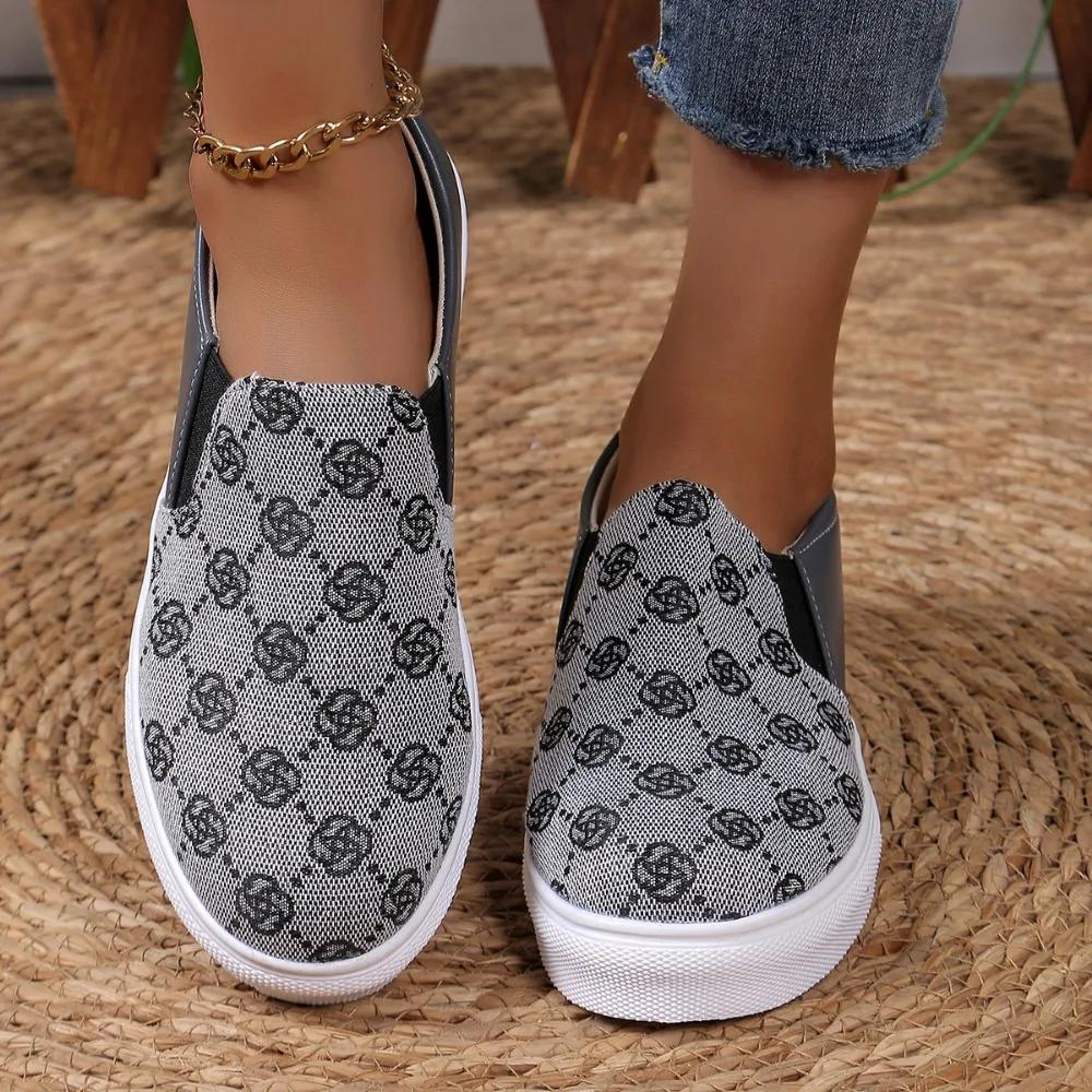 Mode 2024 Printemps Nouveaux Baskets Plates Simples Couleur Unie pour Femmes Extérieur Loisirs Marque Créateur Chaussures Vulcanisées pour Femmes Zapatos