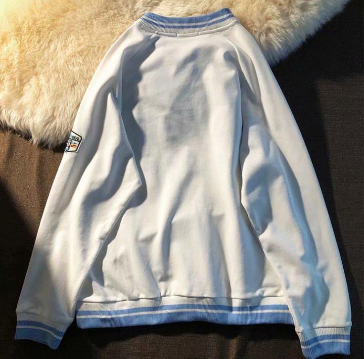 Street Style Trendy Retro Embroidered V-Neck Sweatshirt, Unisex College Style, Long Sleeve, 2021 Spring/Autumn.