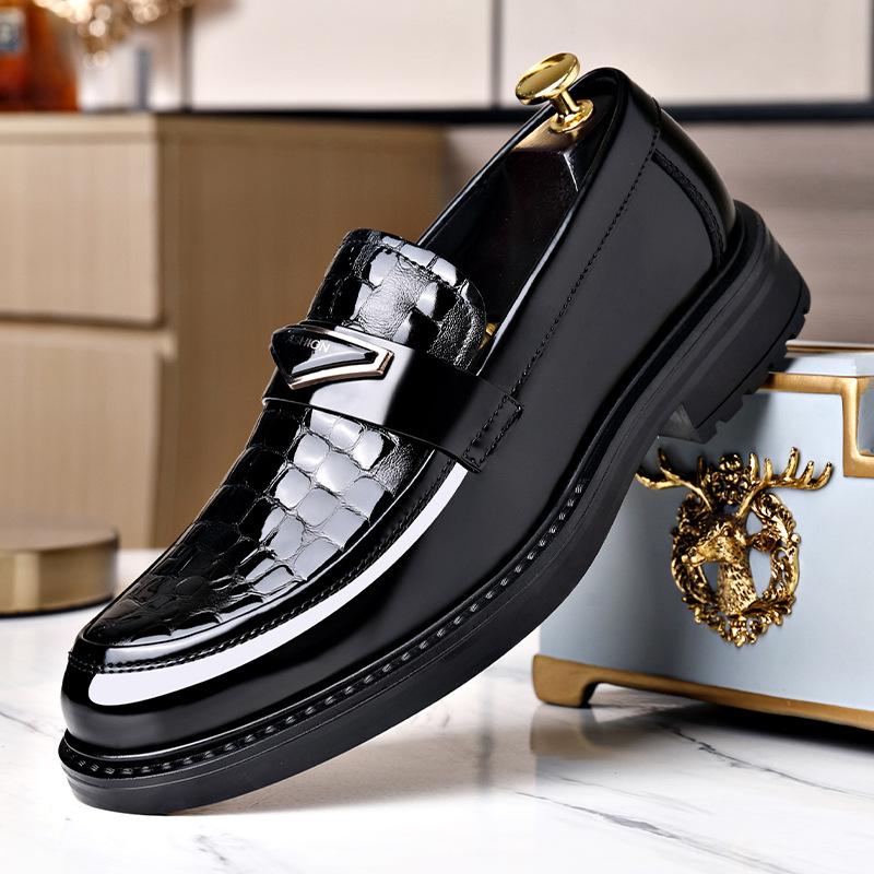 Loafers Men's Formal British Style Men's Shoes New Soft-soled Glossy Foot Cover Trendy Men's Business Casual Leather Shoes