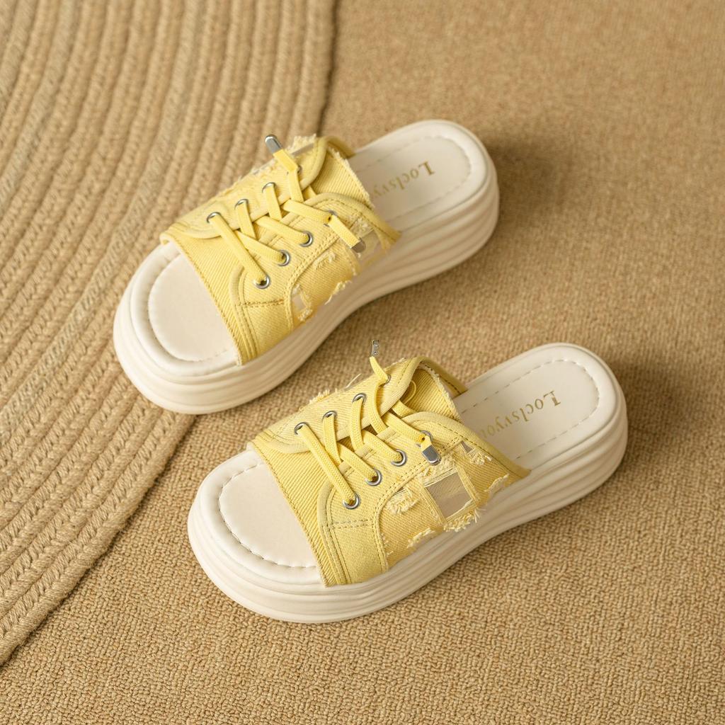 Pantofole da donna cool con tacco inclinato 2025 estate nuove pantofole da spiaggia romane piattaforma studentesca bocca di pesce tela scarpe da donna
