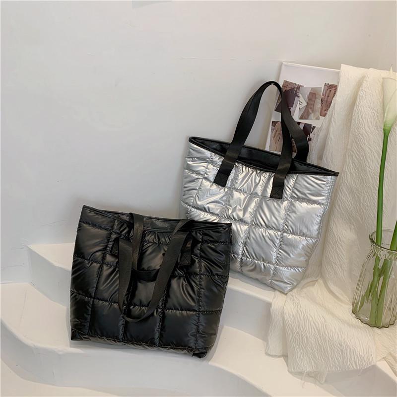 Korean Style Cotton-Padded Women's Fashion Tote Bag, 2023 Large Capacity Lightweight Shoulder Commuter Bag