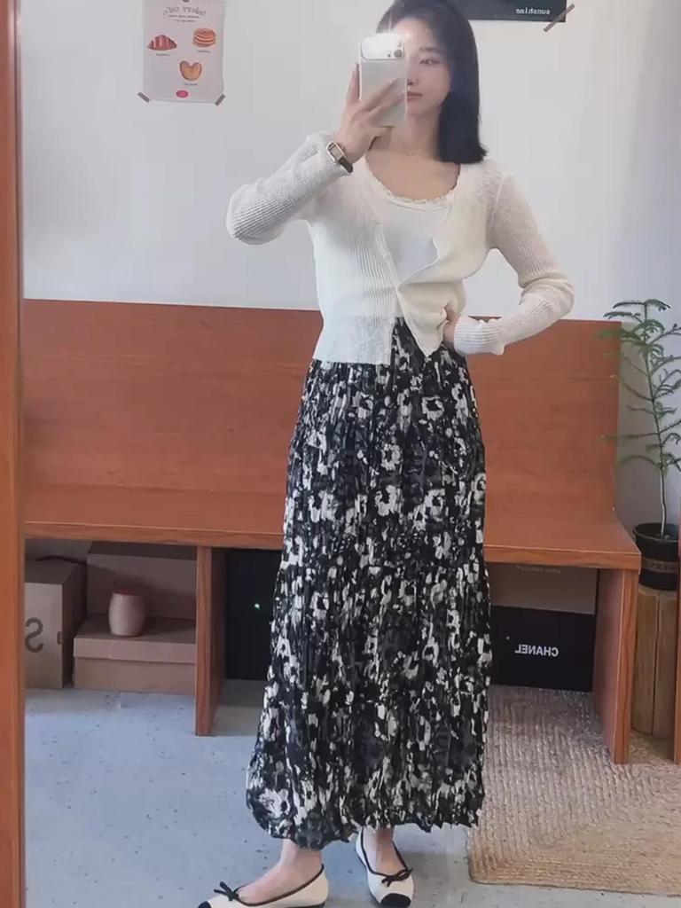 2024 French Retro Floral Pleated High-Waist Maxi Chiffon Skirt