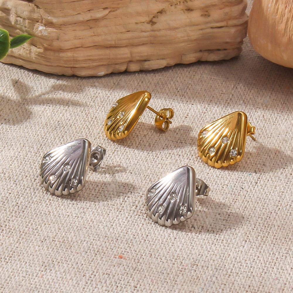 

French Retro 2024 Fan-Shaped Shell Diamond Titanium Steel 18K Women s Stud Earrings