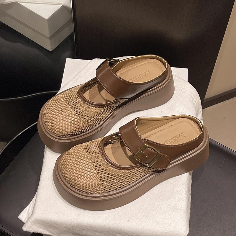 

Носить крутые тапочки на улице, баотоу и полутапочки, новые женские весенне-летние полые на высокой толстой подошве 2025 дышащие ретро 40