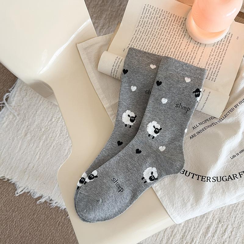 Autumn Women Socks Cartoon Animal Cute Sheep Socks for Girls Warm Cotton Lamb Pattern Sock for Ladies Christmas Gifts