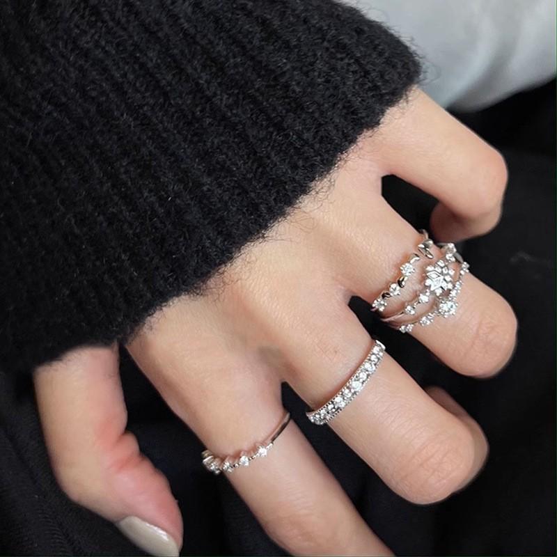 Dazzling Heart Shaped Adjustable Ring For Women With Unique Geometric Design And Sparkling Details