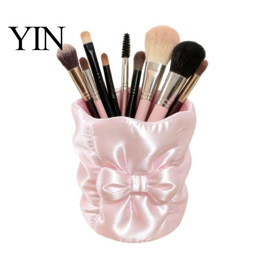 Makeup Brush Holder 3D Printed Bow Holder, Large Capacity Beauty Tool Eye Shadow Desk Organizer, Bowknot Pencil Storage Container Cup Concealer