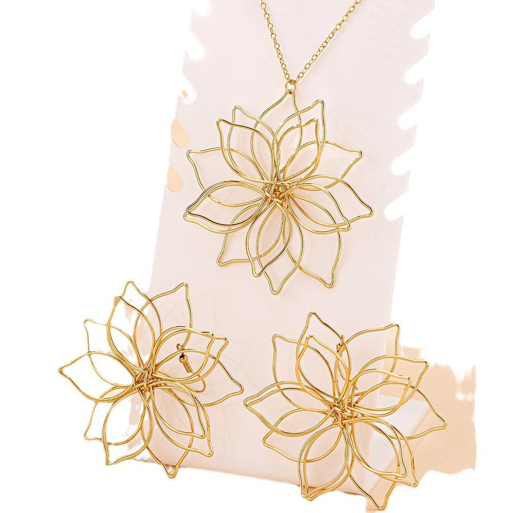 Set colier și cercei cu flori pentru femei