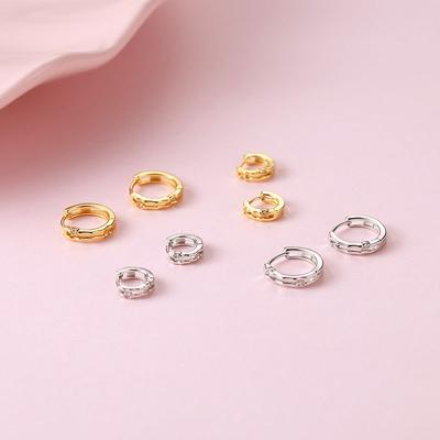 Wave Hollow Ear Buckles Are Simple and Simple In Design, Cute and Playful Street Shooting Earrings Personalized Trend