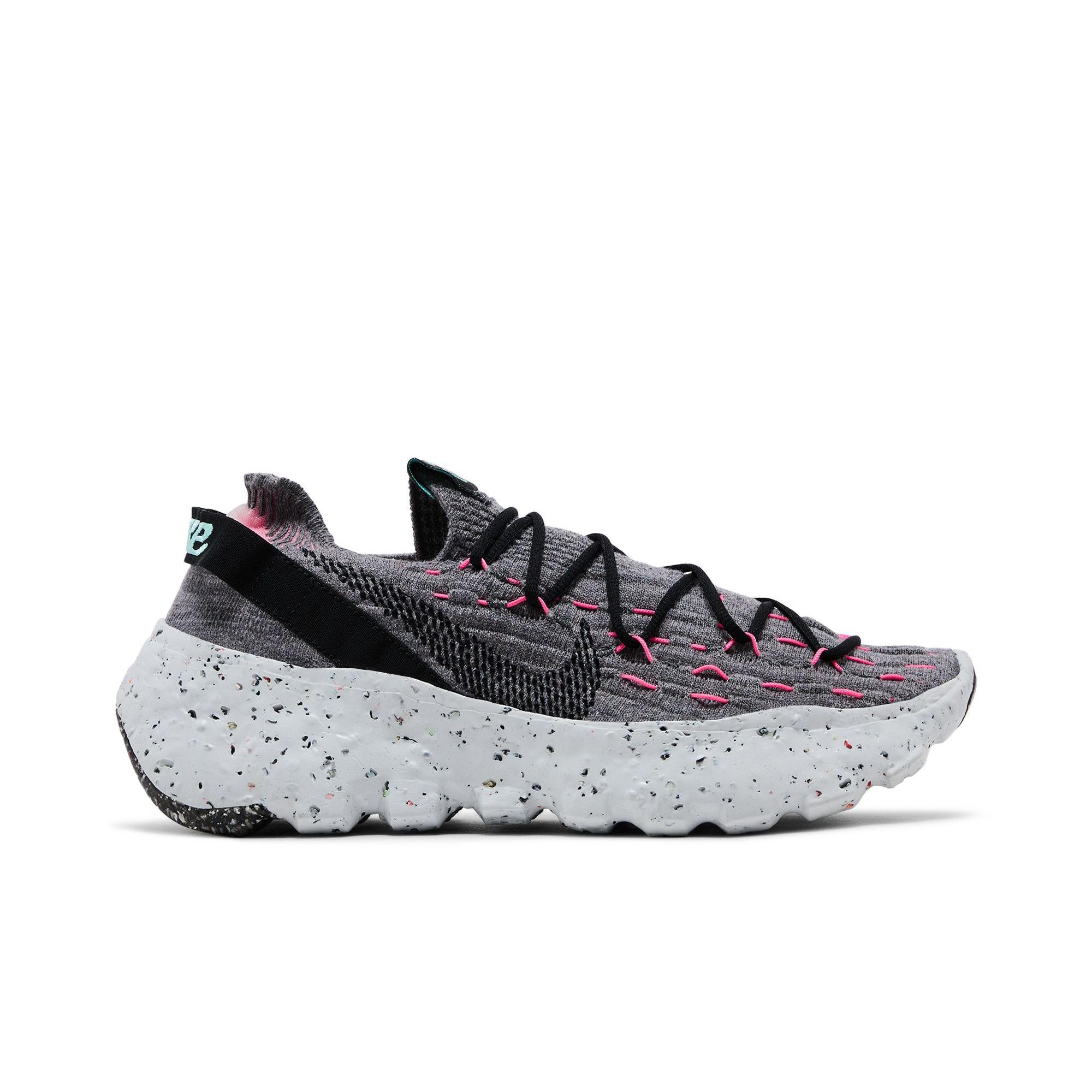 Nike Womens Space Hippie 04 `South