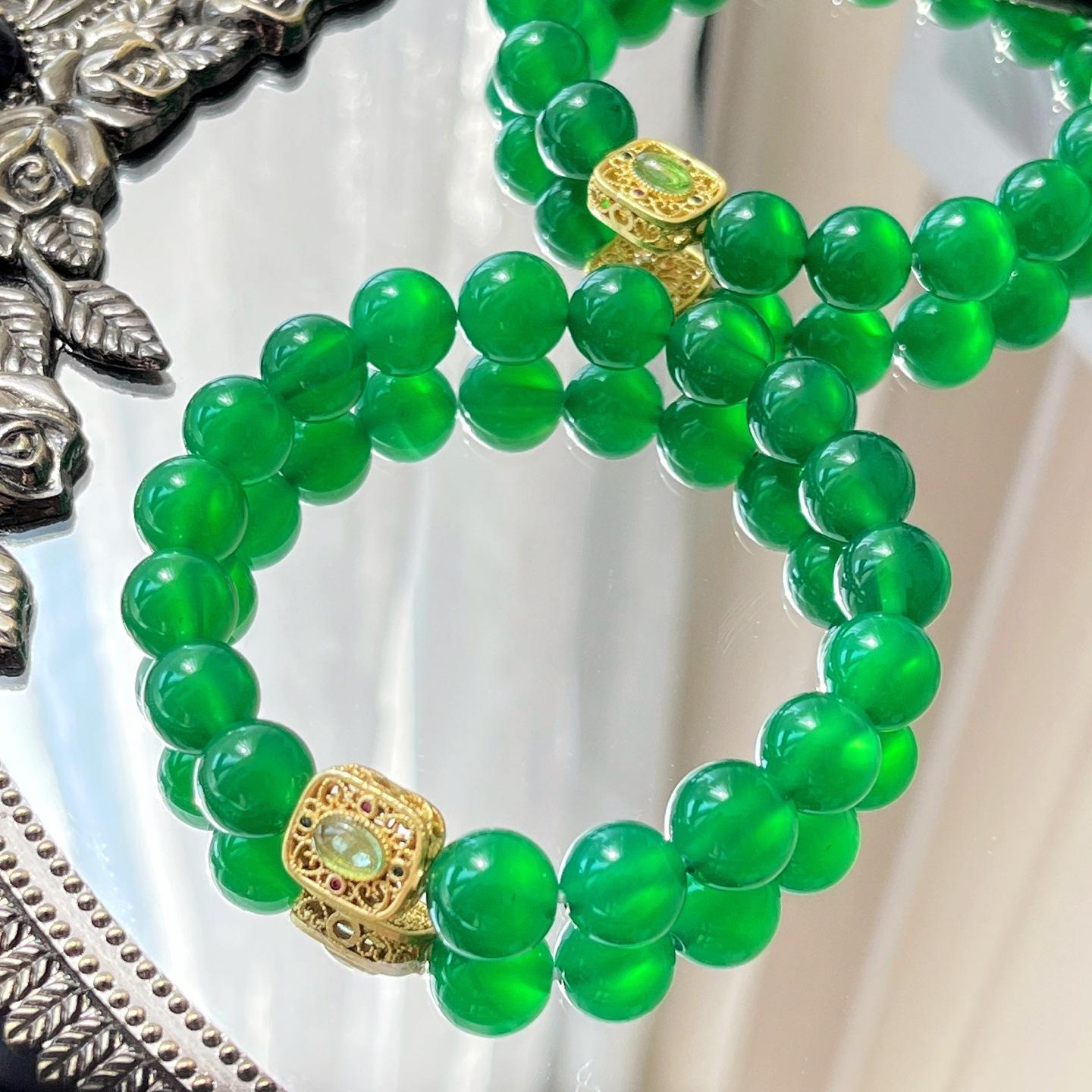 10Mm Vitreous Emperor Green Natural Chalcedony Agate Bracelet Bracelet