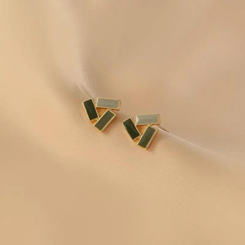 Серьги-пусеты треугольной формы с цветовой блокировкой в стиле ретро, Южная Корея, 2025: Универсальный Минималистичный Геометрический Дизайн