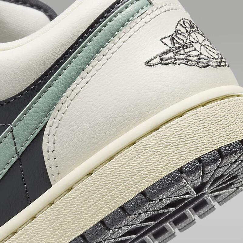 Jordan AJ1 Unisex Low-Top Cushioning Sneakers