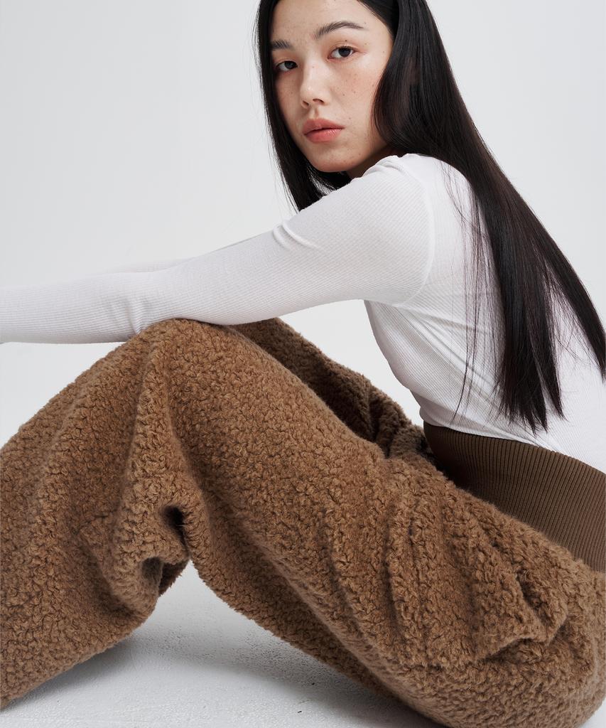 Haipeogeullipeu Cozy Shearling Pants