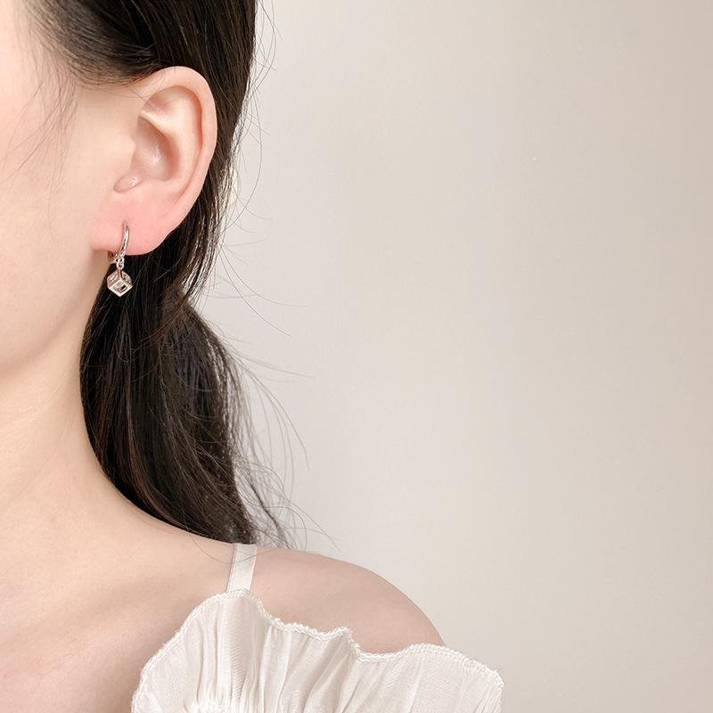 Cube Shape Stud Earrings For Women Niche Design Light Luxury High End Fashion Jewelry Cool Ear Accessories