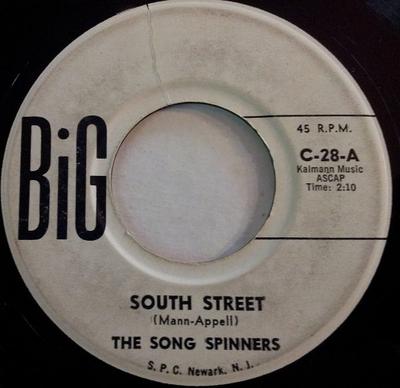 7inch Record SONG SPINNERS / GLITTERS - South Street / What Are Boys Made O C28 Big US Rock Used