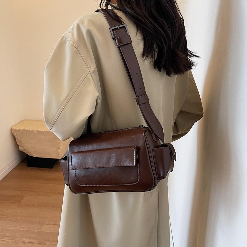 Borsa a tracolla INS rossa da donna Autunno Inverno Nuova Grande capacità Borse a spalla retrò Texture PU Borse a mano quadrate Tendenza