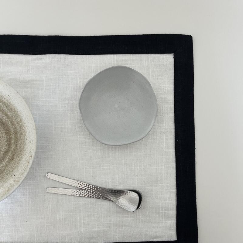 Black and white linen table mat single